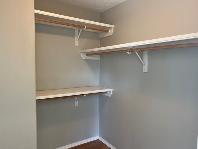 Building Photo - 3 Bed / 2 Bath in the Heart of Nixa