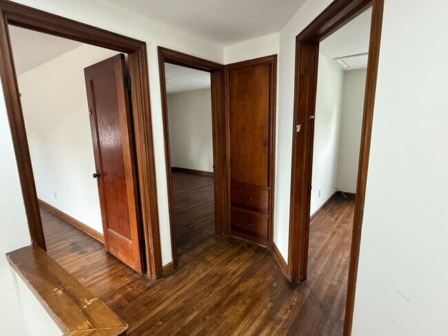 Building Photo - Charming 3 beds 1.5 baths in Columbus!