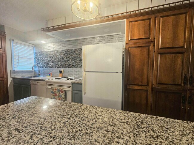 Building Photo - 1910 S Ocean Blvd