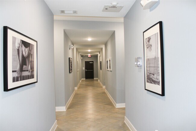 Building Photo - 1011 Studemont St