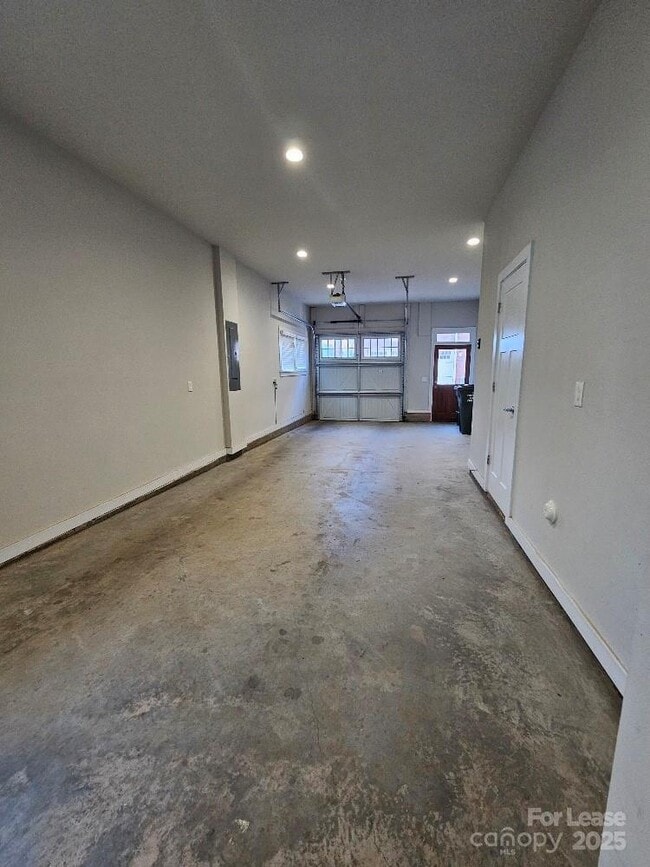 Building Photo - 1202 Macomb Pl