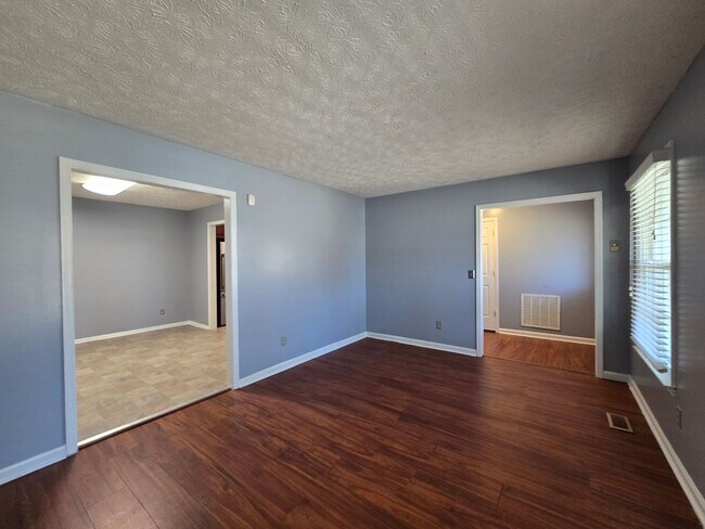 Building Photo - 6957 Bone Creek Dr