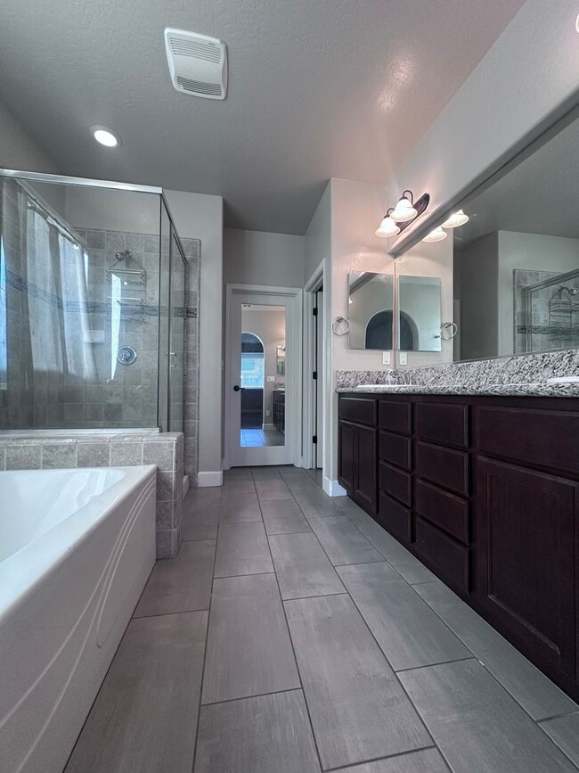 Building Photo - Spacious Tulare home coming soon!