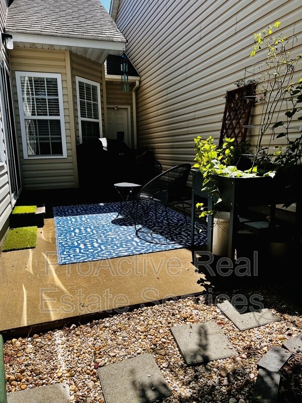 Building Photo - 5268 Pirata Pl