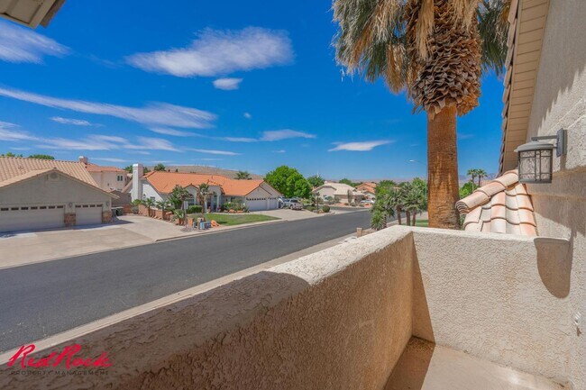 Building Photo - Spacious 6 Bedroom Home with a Balcony!