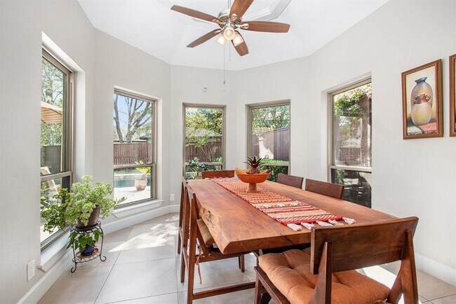 Building Photo - 807 Spear Point Cove