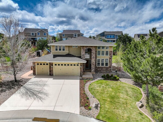 Building Photo - Gorgeous home within the prestigious priva...