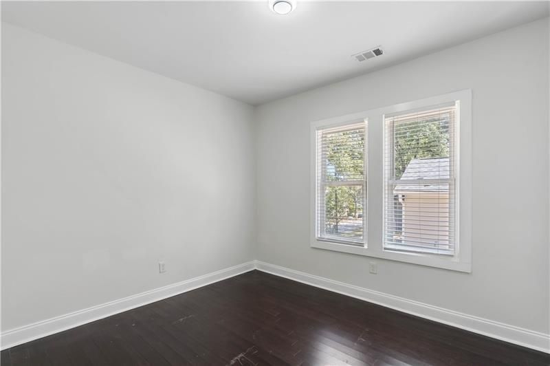 Building Photo - 954 Byron Dr SW