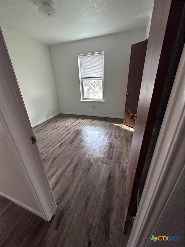 Building Photo - 1417 Janet Ln