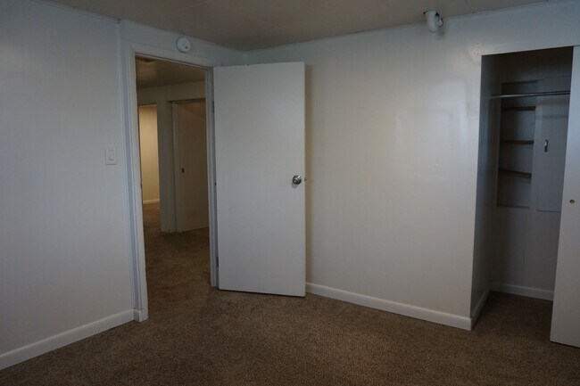 Building Photo - 1508-1512 Duplex