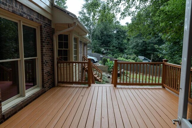 Building Photo - 2858 Livsey Dr