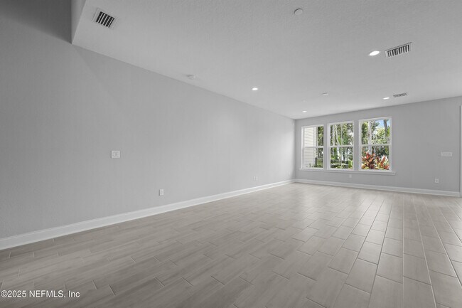 Building Photo - 27 Oak Pk Dr
