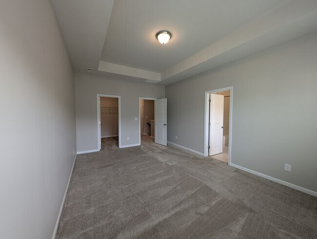 Building Photo - Gorgeous 3 beds, 2.5 bath home located in Harmony at Matthews!