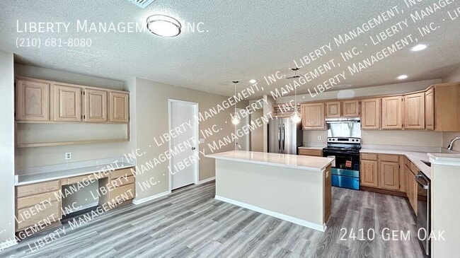 Building Photo - 2410 Gem Oak