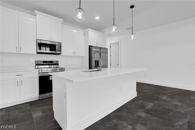 Building Photo - 111 Harry Ave S