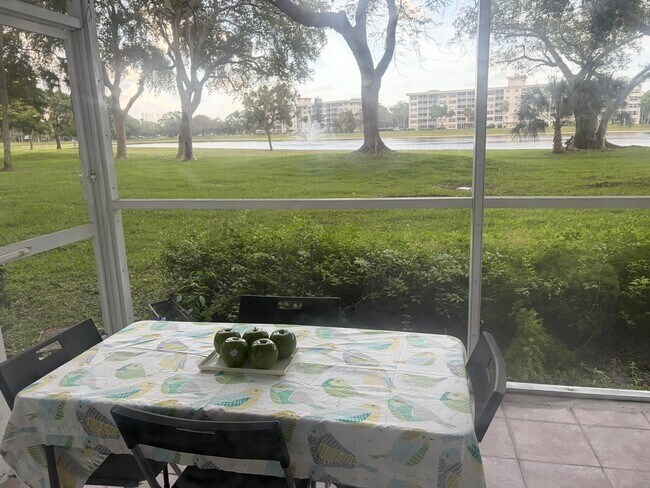 Building Photo - 2940 N Course Dr