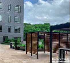 Building Photo - 5 Washington St