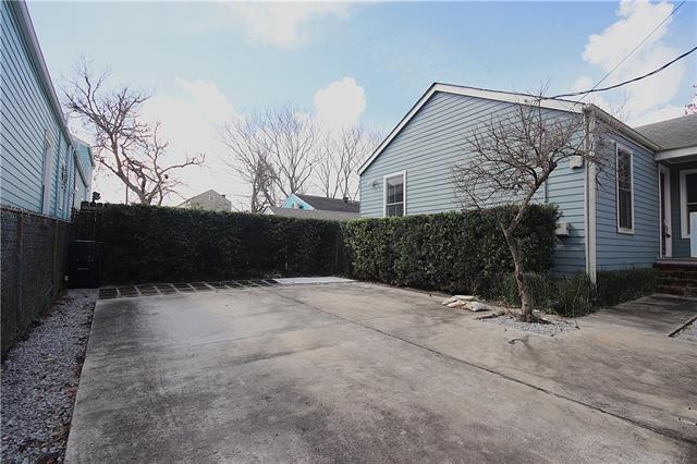 Building Photo - 529 Jena St