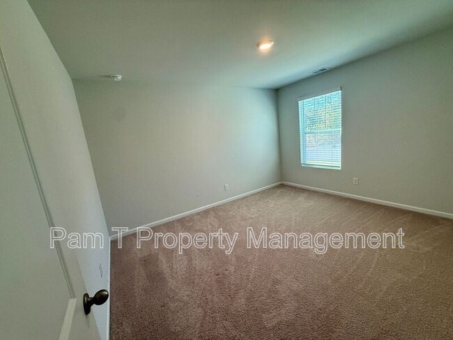 Building Photo - 512 Turpentine Trl