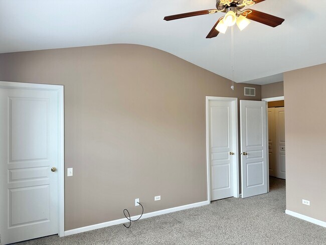 Building Photo - 693 Savannah Ln