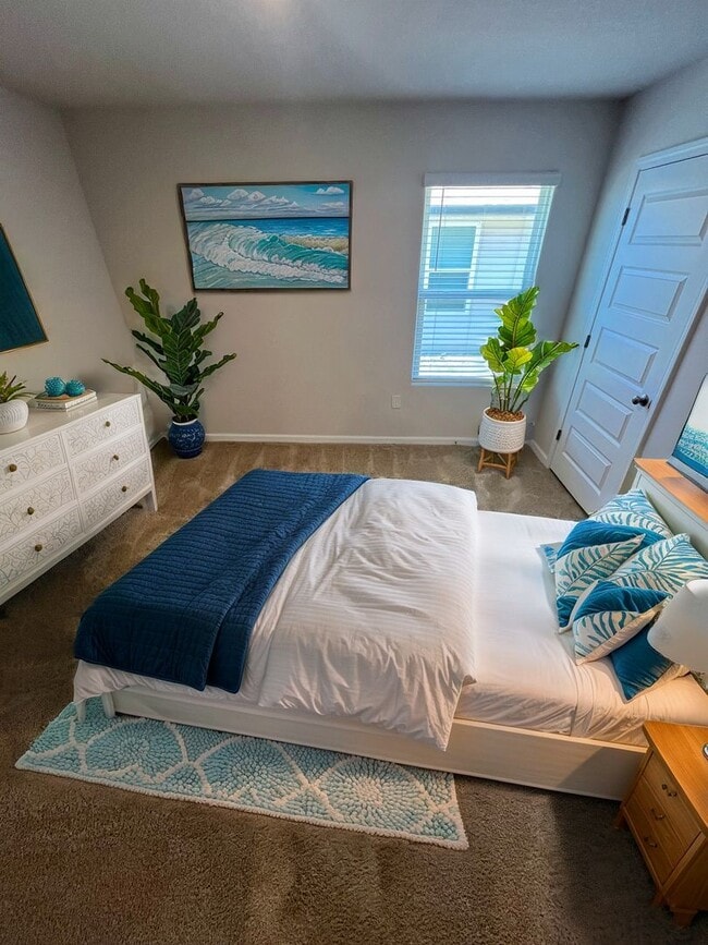 Building Photo - Beautiful 3 Bedroom, 2 Bath Pace Home available !!