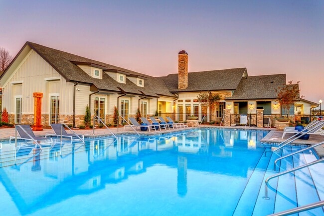 Building Photo - Creekside at Providence