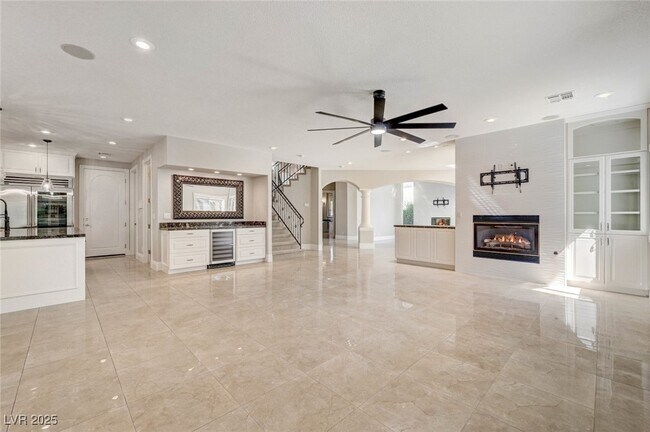 Building Photo - 9813 Edgeview Pl
