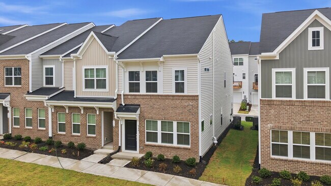 Building Photo - Silver Fir Ln - Garner