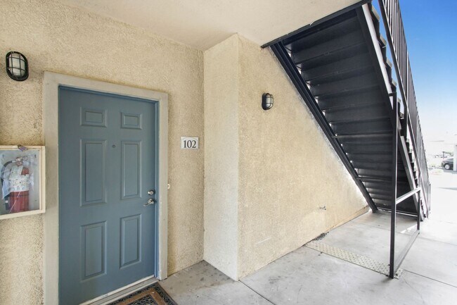 Building Photo - Coming Soon! 2 Bedroom 2 Bathroom condo in the beautiful Sonata @ Canyon Crest Community!