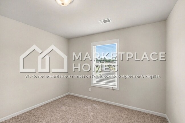 Building Photo - 204 W L Miller Dr