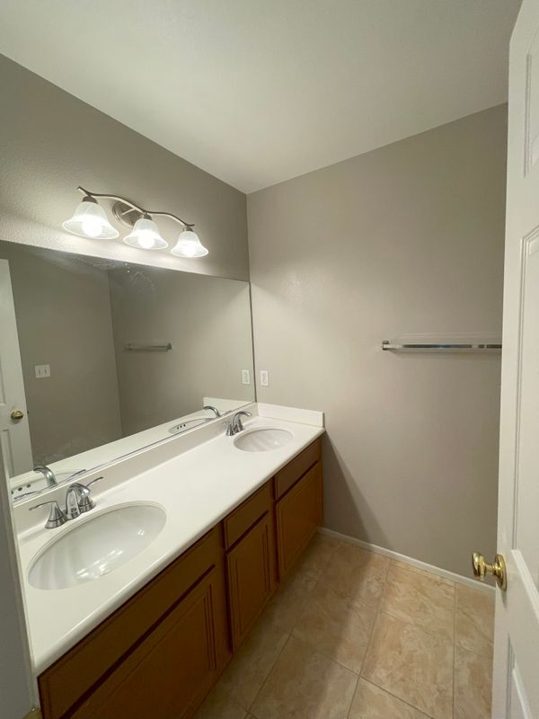 Building Photo - 414 Timberwood