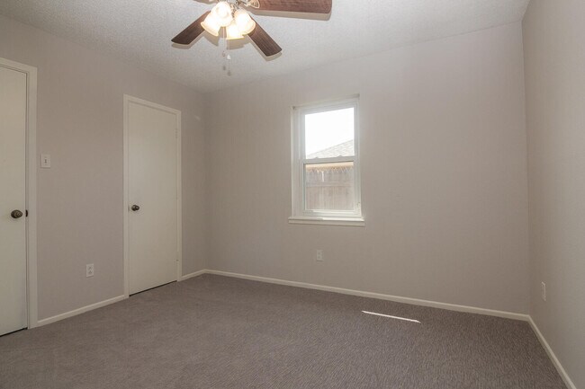 Building Photo - 5539 Auburn St