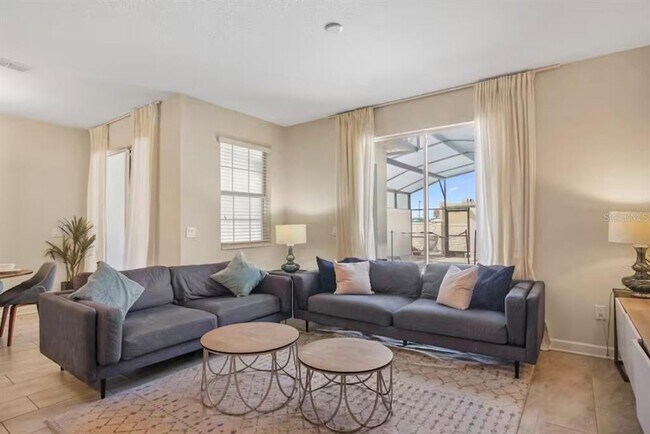 Building Photo - 4965 Windermere Ave