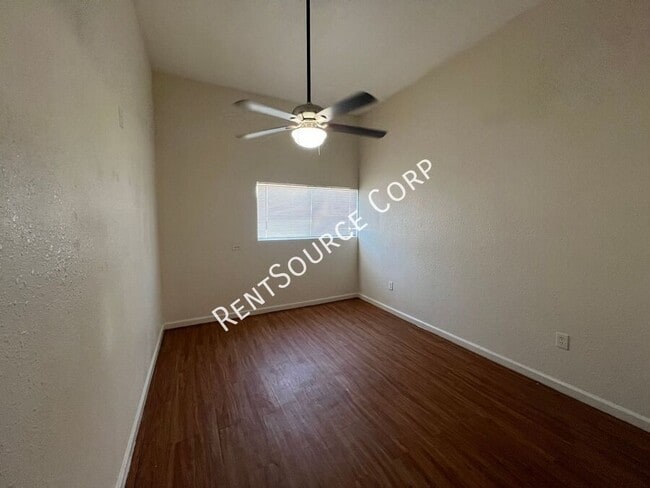 Building Photo - 1411 Nancy St