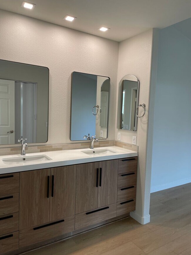 Building Photo - 2 Bedroom Ranch Style Home in RANCHO SAN DIEGO