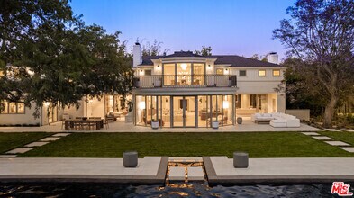Building Photo - 901 Whittier Dr