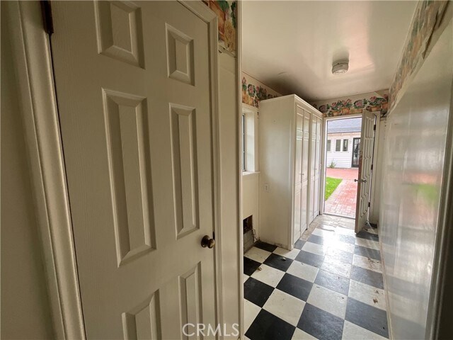 Building Photo - 2029 Las Palomas Dr