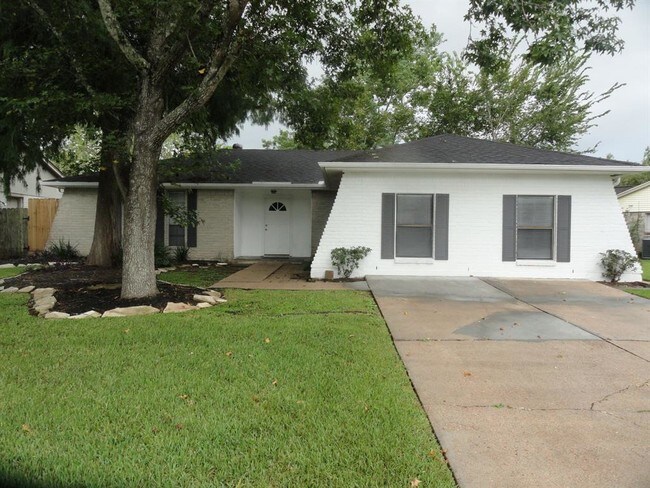 Primary Photo - 16414 Paint Rock Rd