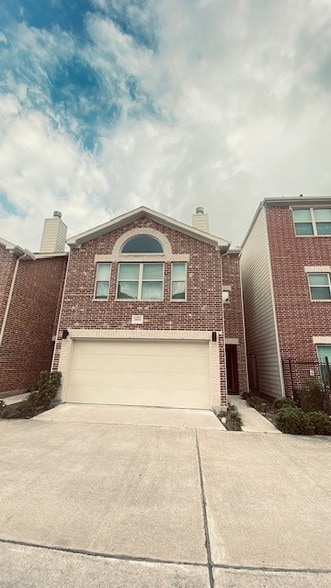 Building Photo - 11604 Main Cypress Dr