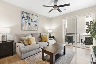 Building Photo - 489 E 400 S
