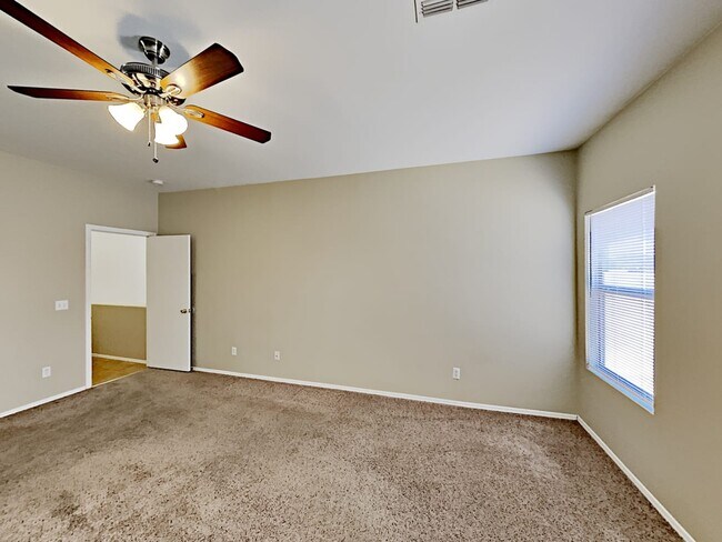 Building Photo - 2352 E Hazeltine Way