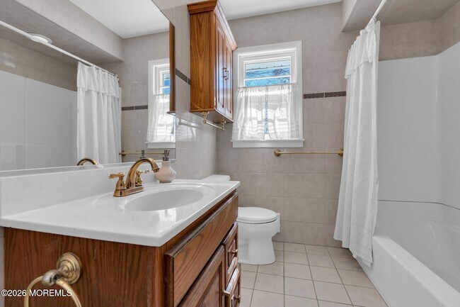 Building Photo - 7 Klein St