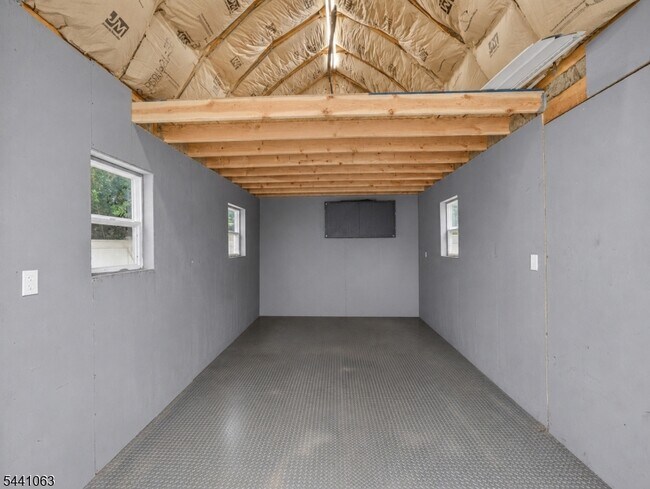 Building Photo - 93 Horton Ave