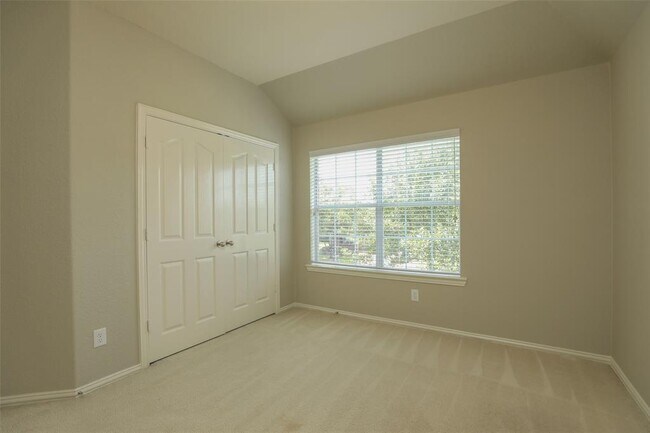 Building Photo - 9603 Red Rugosa Dr