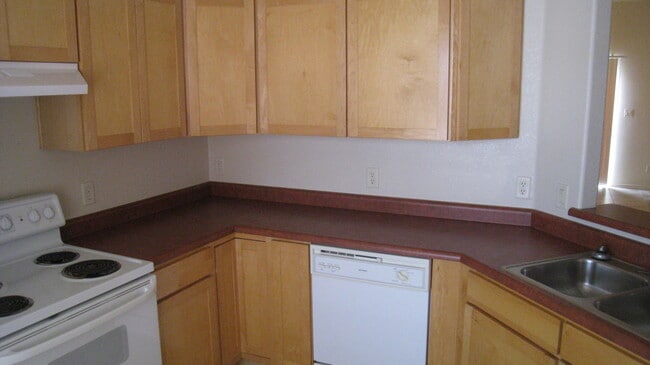 Building Photo - 2BR/1BA/2GA, 1200 sq.ft. rental in Sierra Vista, AZ
