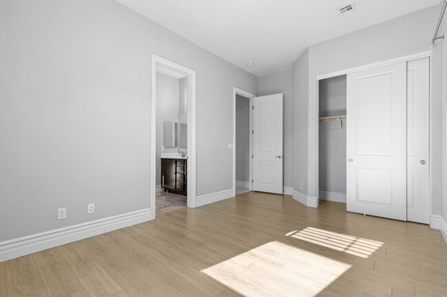 Building Photo - Canyon Falls Single-Story: Chef’s Kitchen, Office + Built-In BBQ Yard (3-Car)