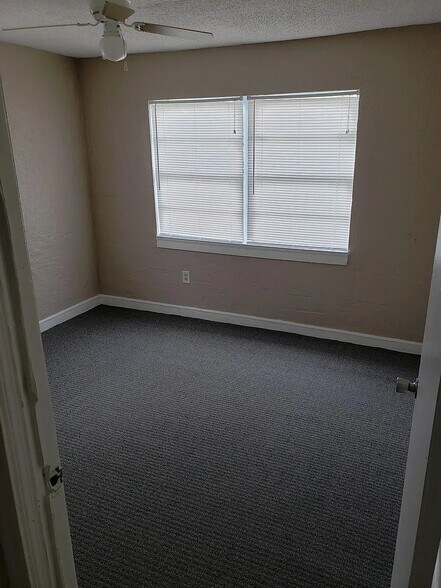 Building Photo - 139 S Pine Hills Rd