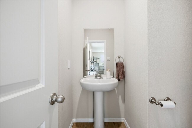 Building Photo - 4812 Foundation St