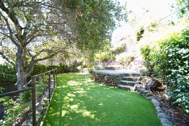 Building Photo - 317 Montecito Dr