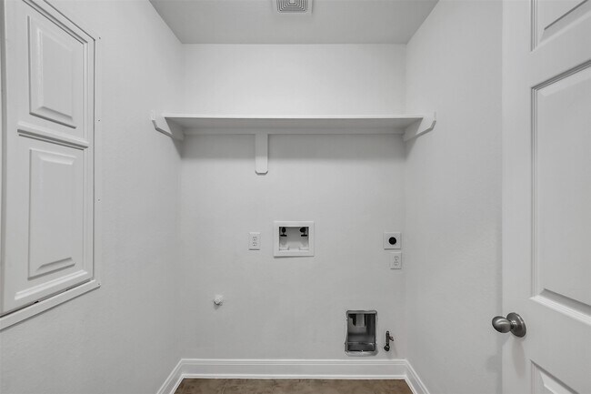 Building Photo - 3011 Crescent Oaks Park Ln